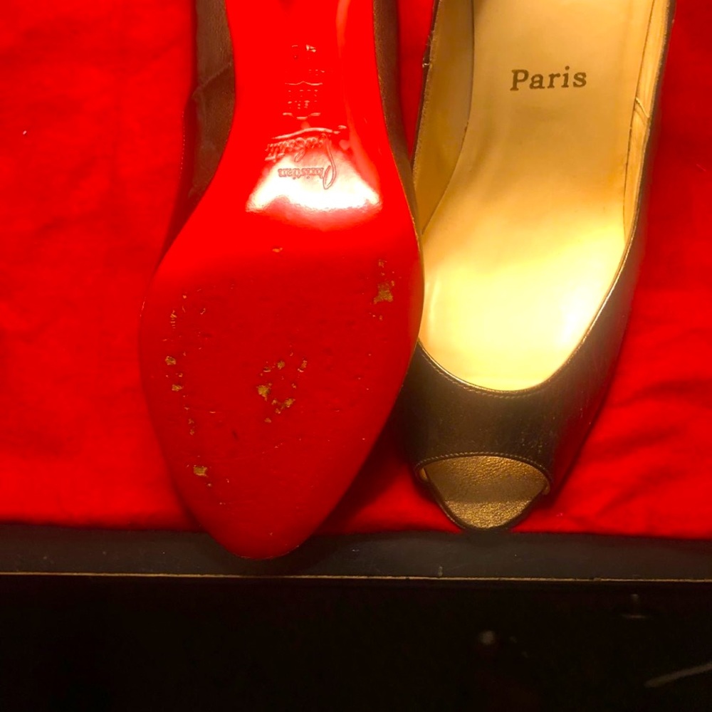 Christian Louboutin antique gold, kitten heels size (40)